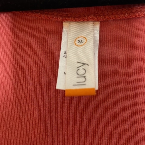LUCY SCOOP NECK CORAL TEE (XL) - Picture 3 of 5